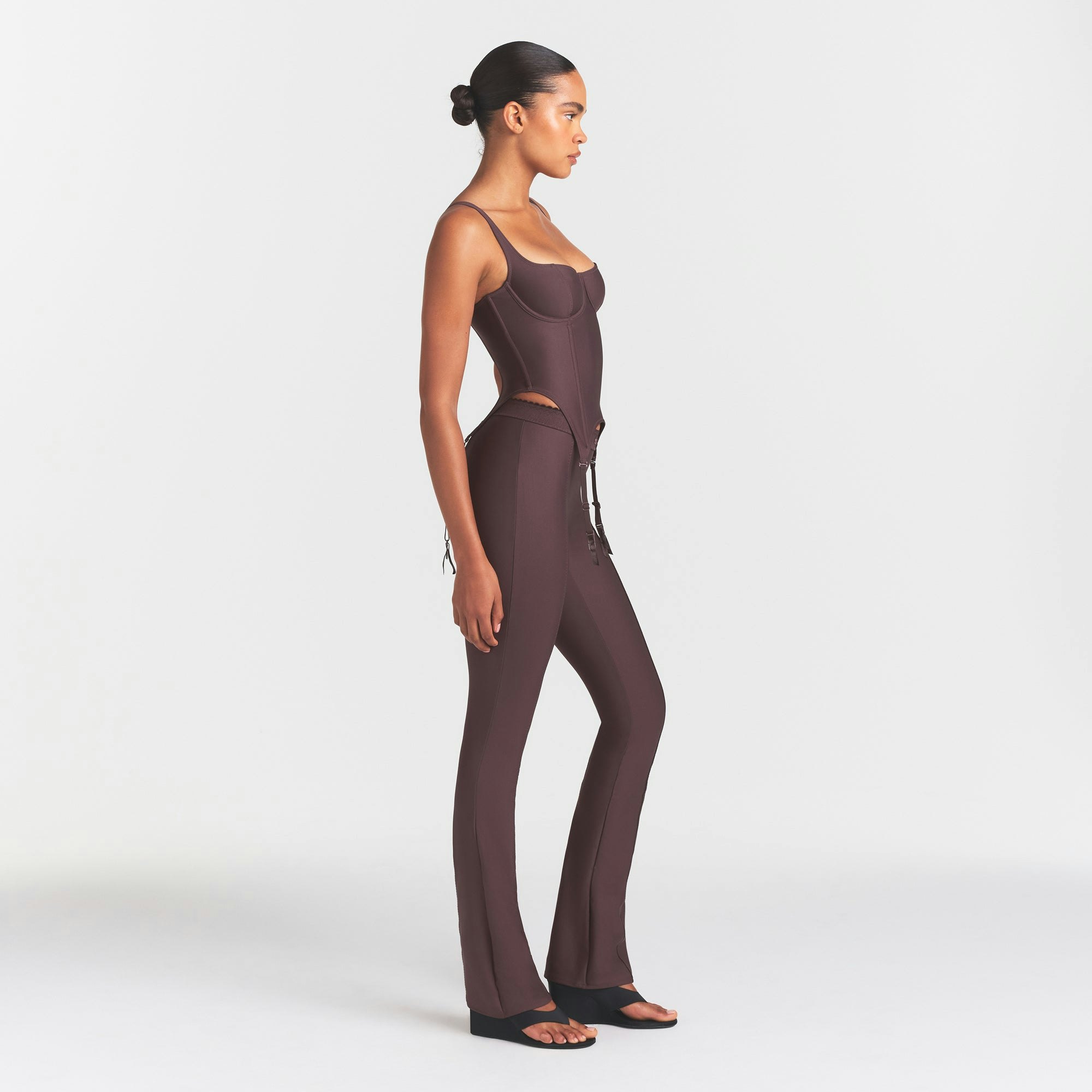 HIGH-WAISTED FLARE PANT - 3