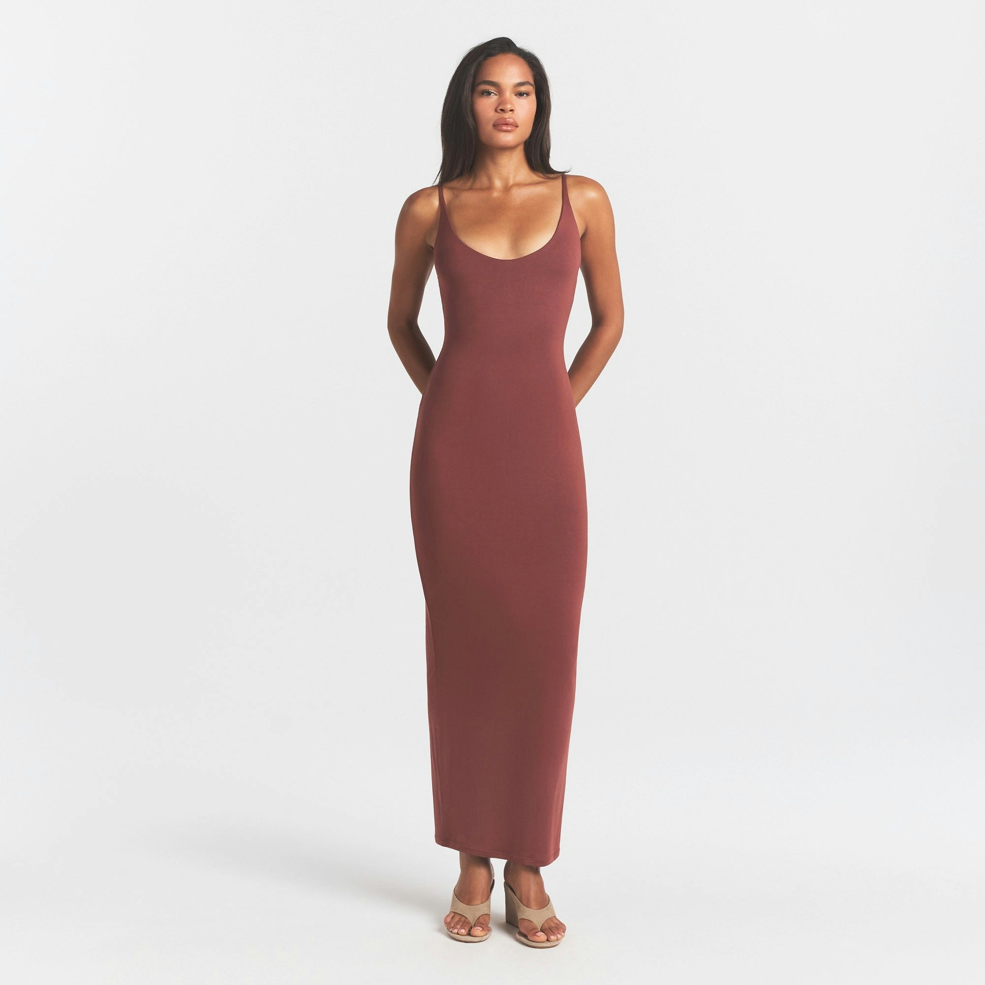 SCOOP NECK LONG DRESS