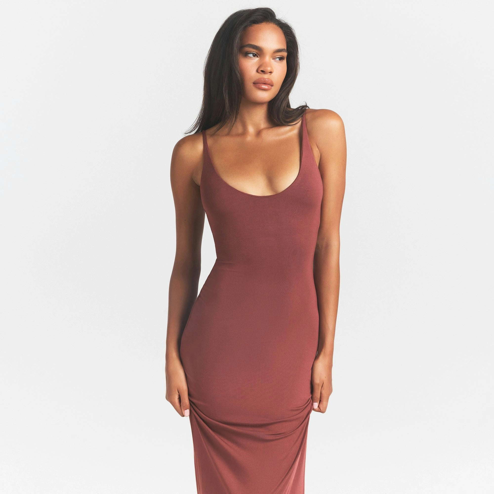 SCOOP NECK LONG DRESS