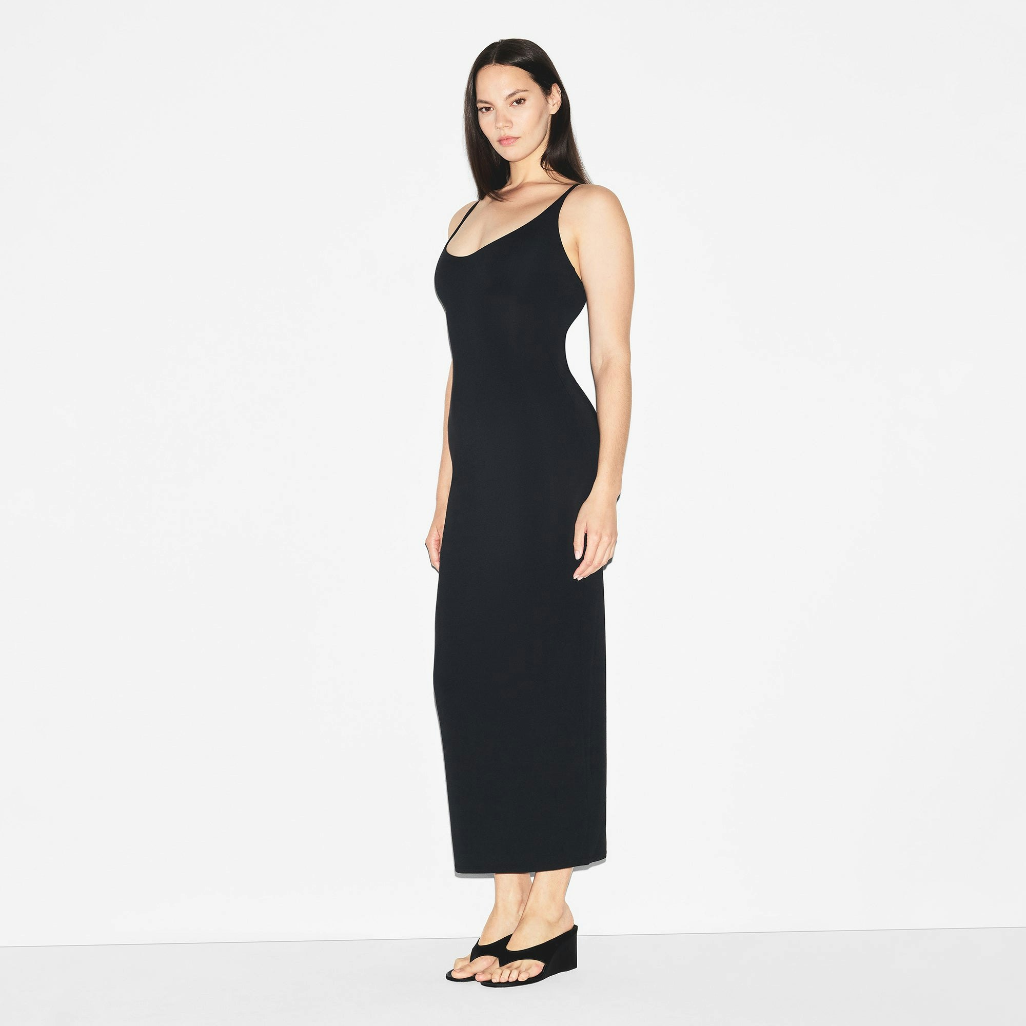 SCOOP NECK LONG DRESS