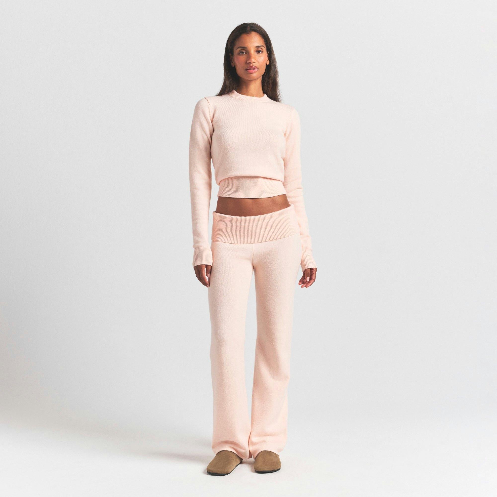 RIBBED LONG SLEEVE FITTED CREW NECK