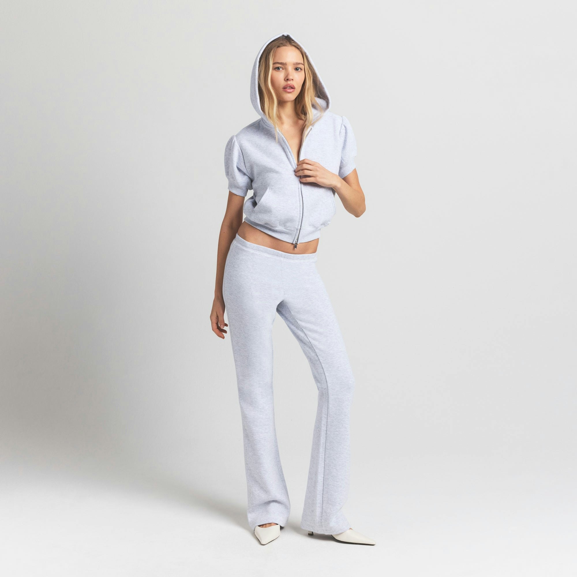 BUBBLE SLEEVE CROPPED ZIP UP