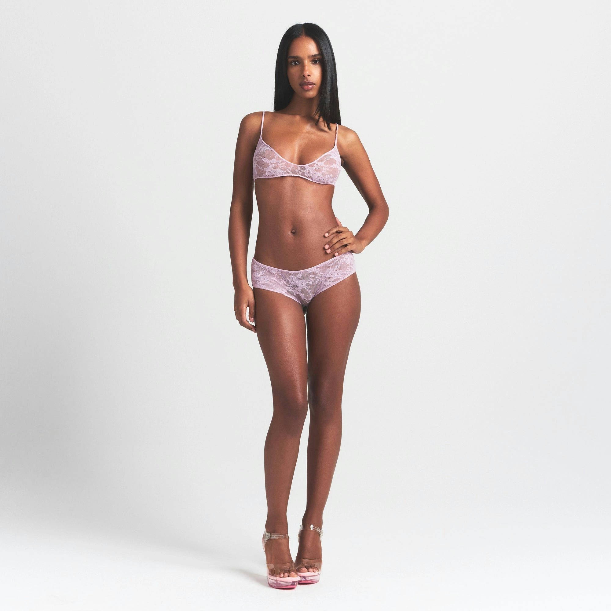 SKIMPY SCOOP BRALETTE